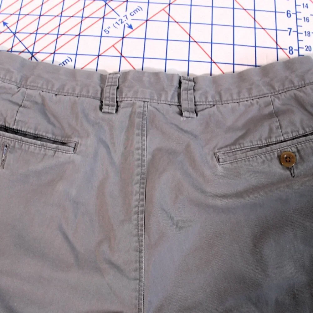 2/$10 J. Crew Club Men's Gray Flat Front Chino Shorts 33/10.5 AS IS